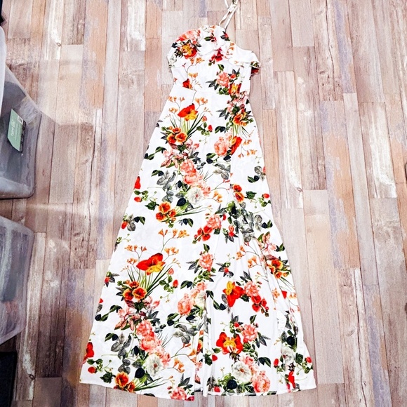 PRETTY LITTLE THINGS Maxi white floral dress - Picture 2 of 6